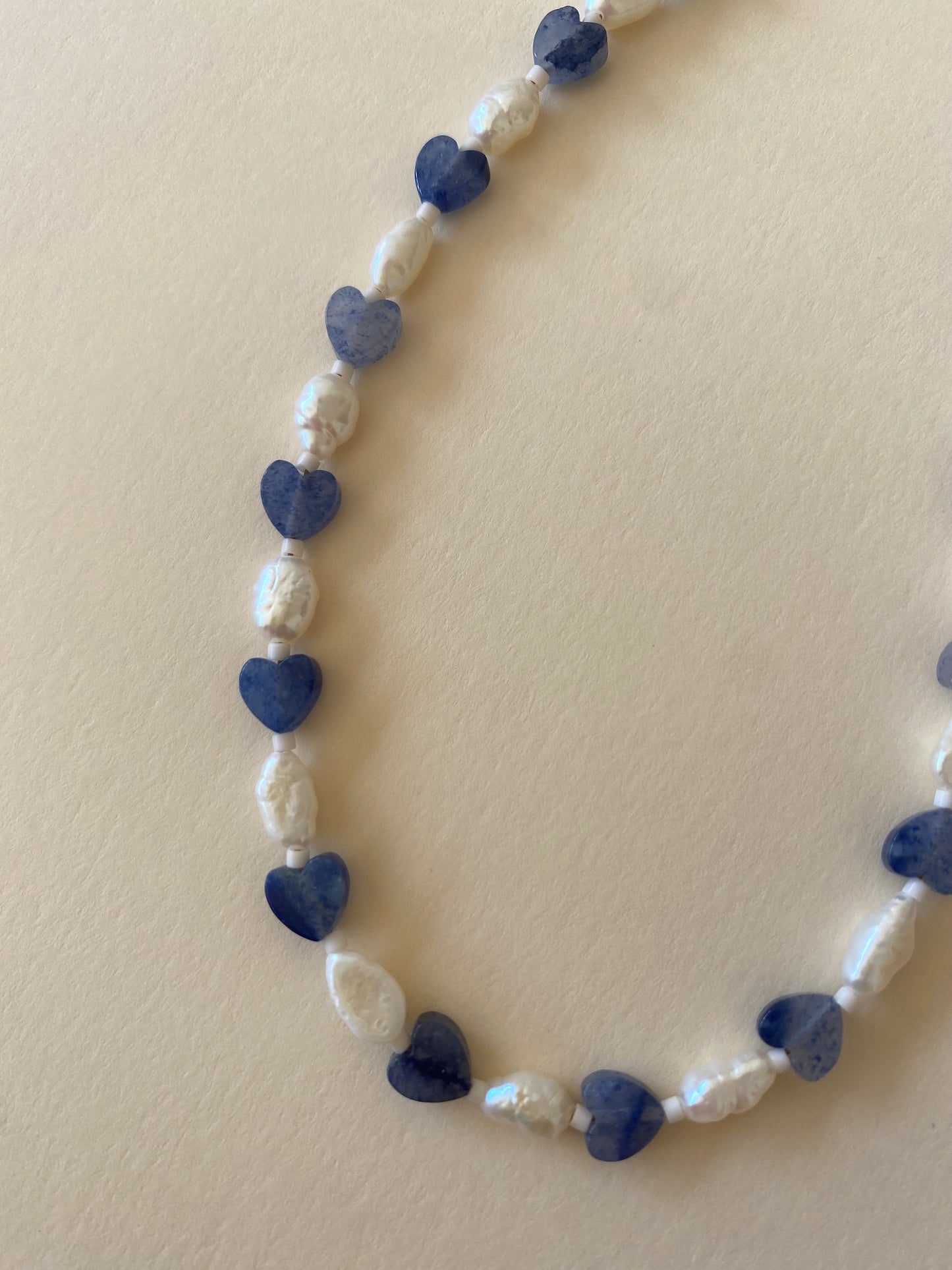 Collier Marine - Coeurs de pierre & perles d’eau douce