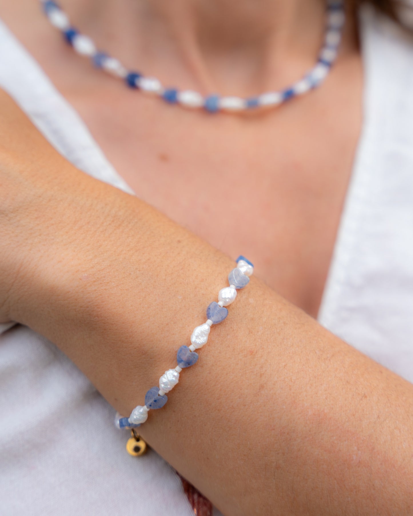 Bracelet Marine - cœurs de pierre & perles d’eau douce